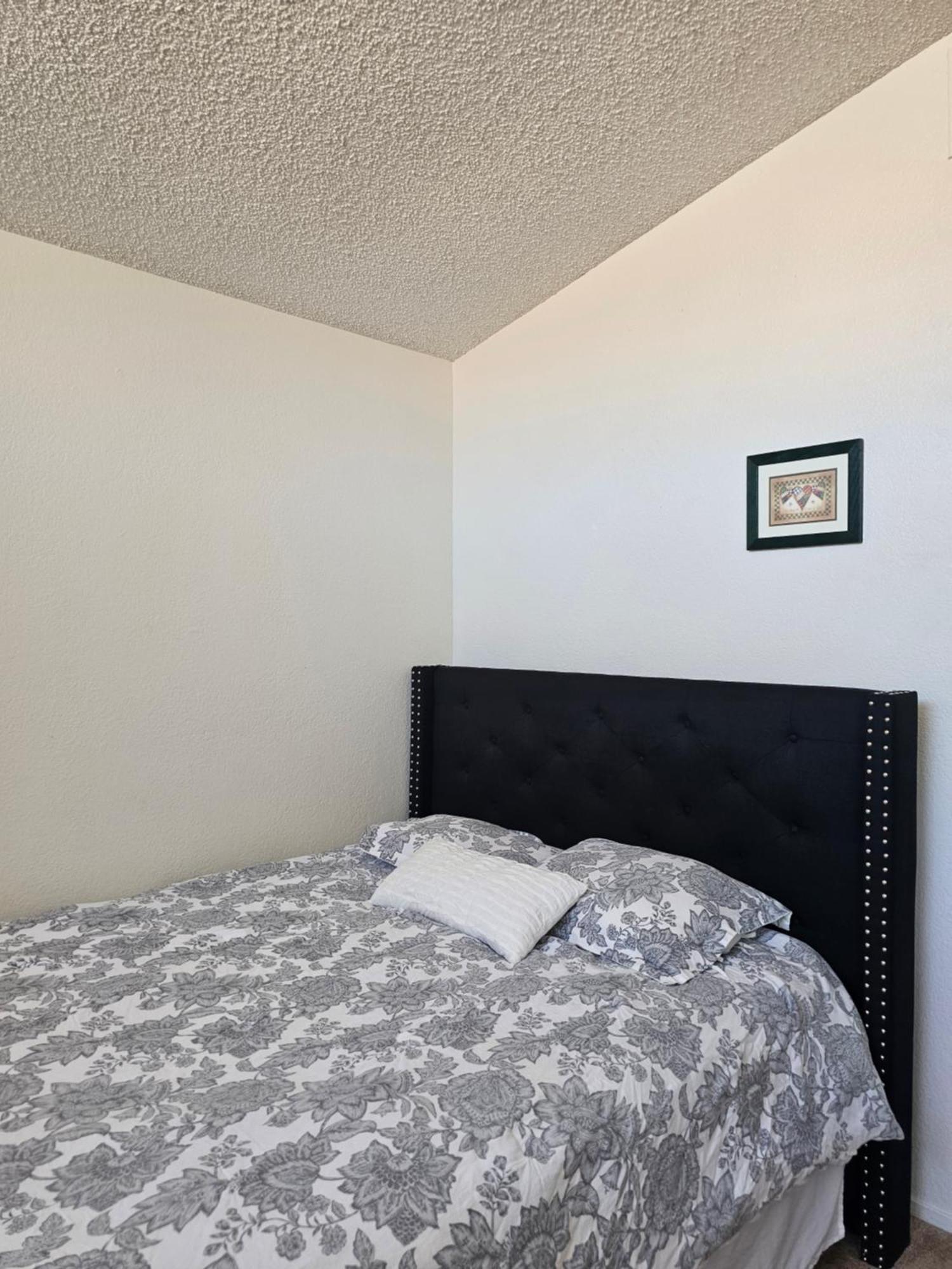 Nice Private Room In A House Close To Red Rock & Las Vegas Strip ラスベガス エクステリア 写真